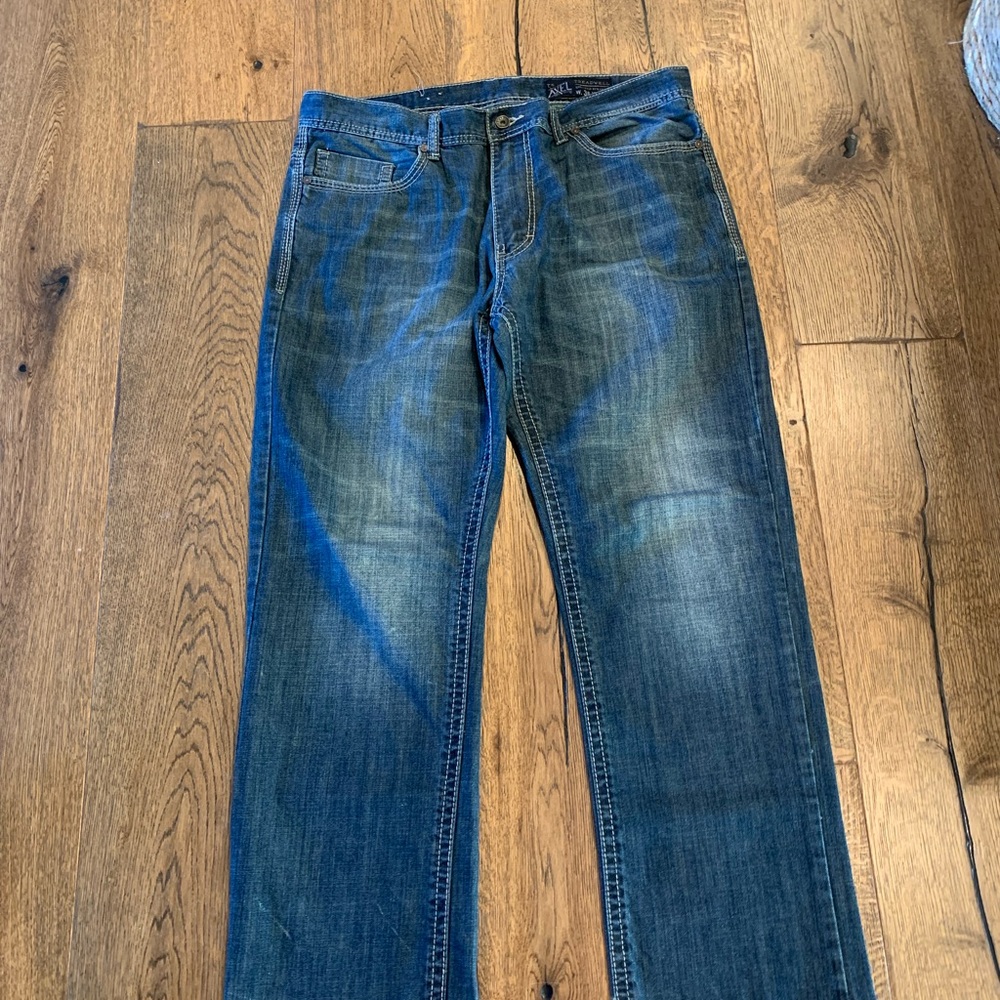 Axel - Picture 2 of 11